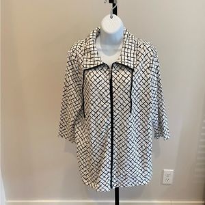 Chicos Weekends Diamond Crosshatch Zippered Jacket